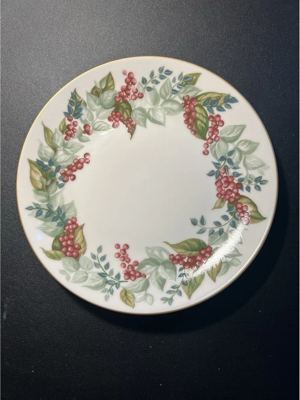 Restoration Hardware 2003 Festive Berry Replacement Salad Plate, 8.5” FREE SHIP